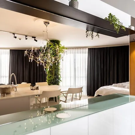 Apartmán Arena Mall Galleria & Parking 4 *