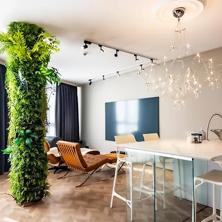 Arena Mall Galleria & Parking 4 *